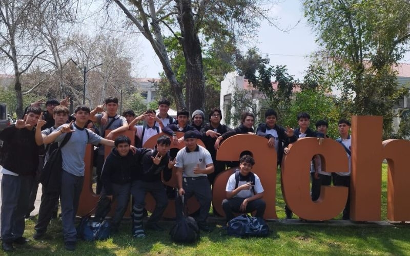 Departamento de Artes y Música realiza visita a USACH