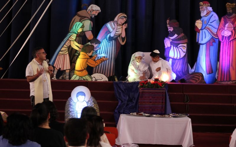 Docentes y asistentes de la educación celebran la navidad