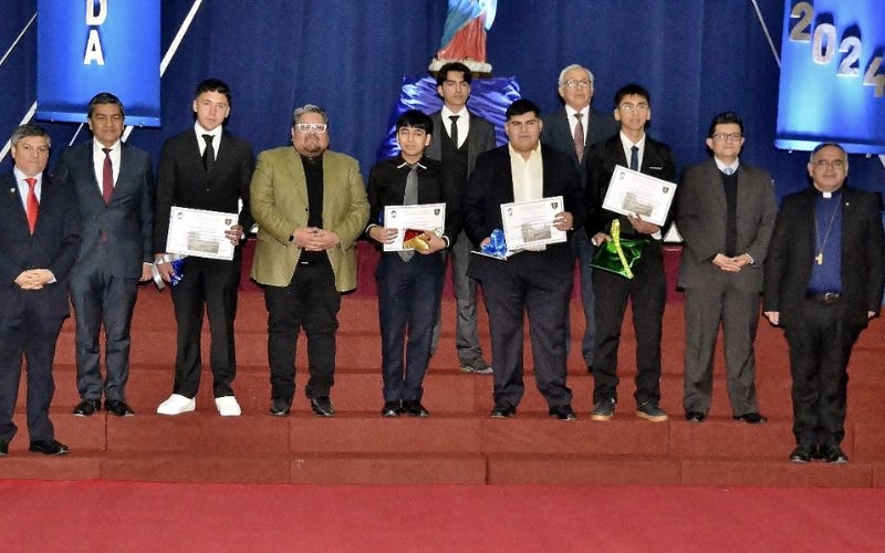 Un nuevo comienzo para 153 nuevos titulados del área TP