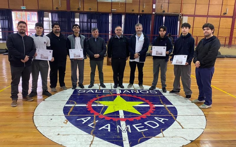 Estudiante de Telecomunicaciones recibe medalla de oro en WorldSkills 2023