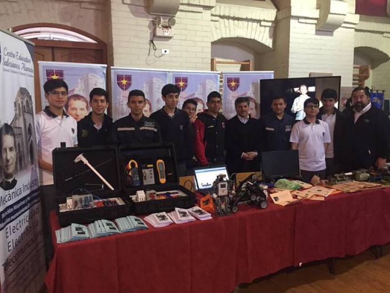 Área TP participa en Feria de Oferta Educativa