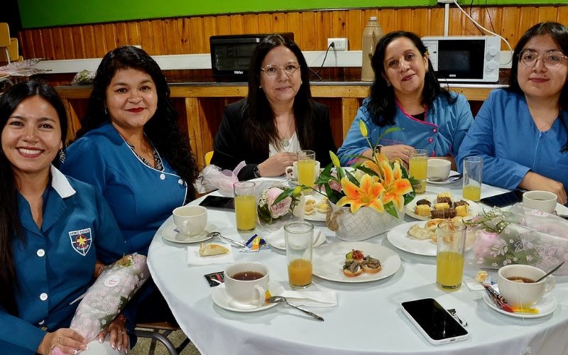 Conmemoración del Día Internacional de la Mujer: Reconocimiento y Reflexión en Comunidad