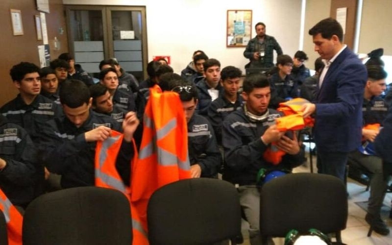 Alumnos de Electromecánica visita FLSmidth.