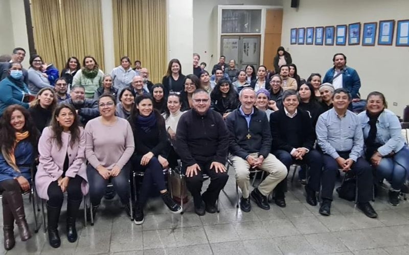 Padre Gabriel Romero sdb. se reúne con estamentos del colegio
