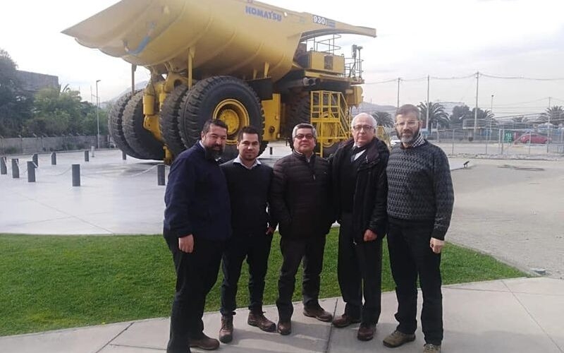 Docentes TP visitan Komatsu Cummins